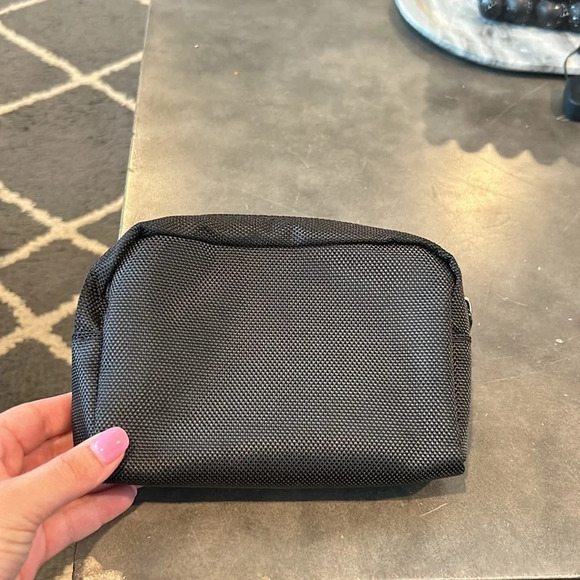 Tumi Toiletry Bag - Picture 2 of 6
